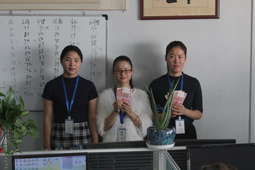 郑州山川云举行“十大行为规范”评选活动